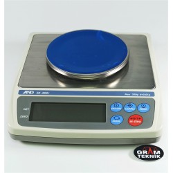 And Terazi Ek-300i 300 Gr 0,01